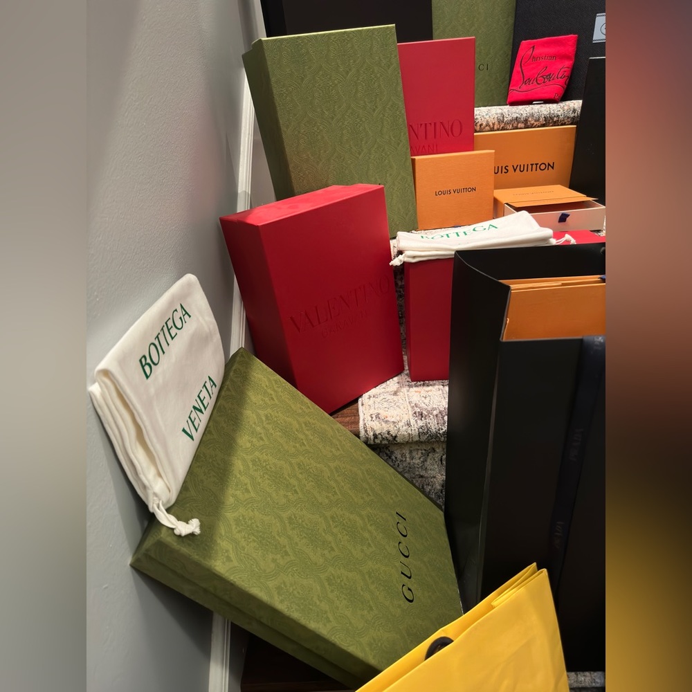 Designer Boxes, Shopping Bags, and Dustbags - Picture 5 of 8